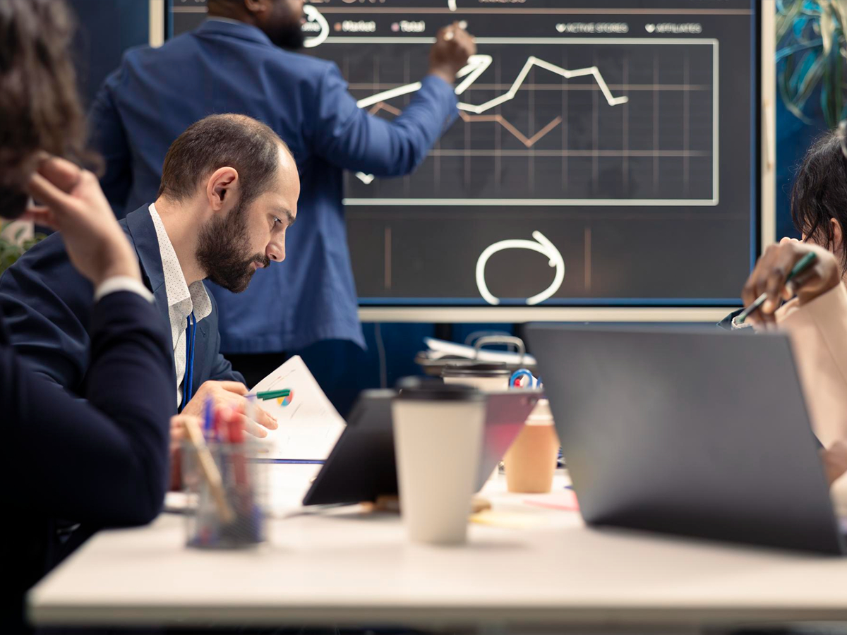 A projektmenedzsment előnyei: miért kifizetődő a módszertanba és a PPM-be való befektetés